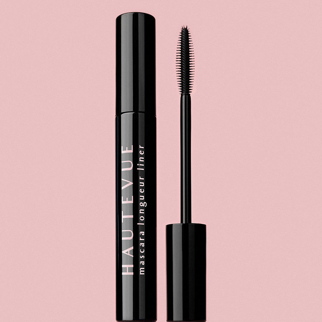 100% d'origine naturelle, la formule du mascara Volume Casual HAUTEVUE est composée de 75,0 % d'ingrédients issus de l'agriculture biologique. Son flacon en PET 100% recyclé (PCR), est une belle illustration de l'avancée de l'économie circulaire en beauté.