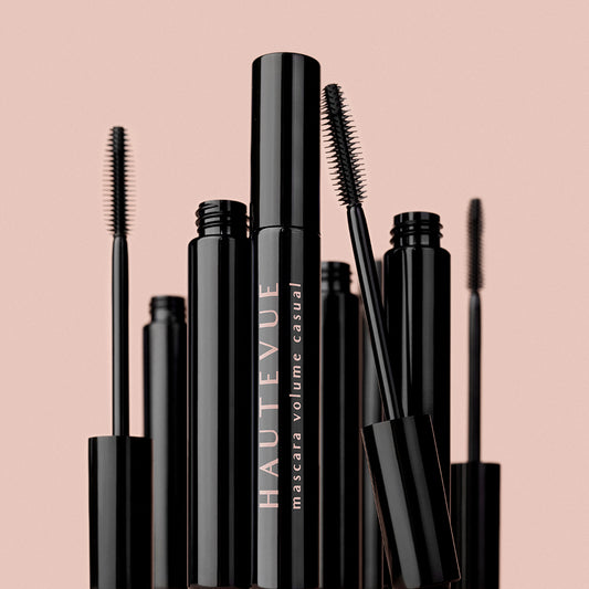Le Mascara Volume Casual HAUTEVUE est un mascara soin 100% actif. Sa formule 100% d'origine naturelle, 75% des ingrédients sont issus de l'agriculture biologique, et plus de 80% des ingrédients sont végétaux.